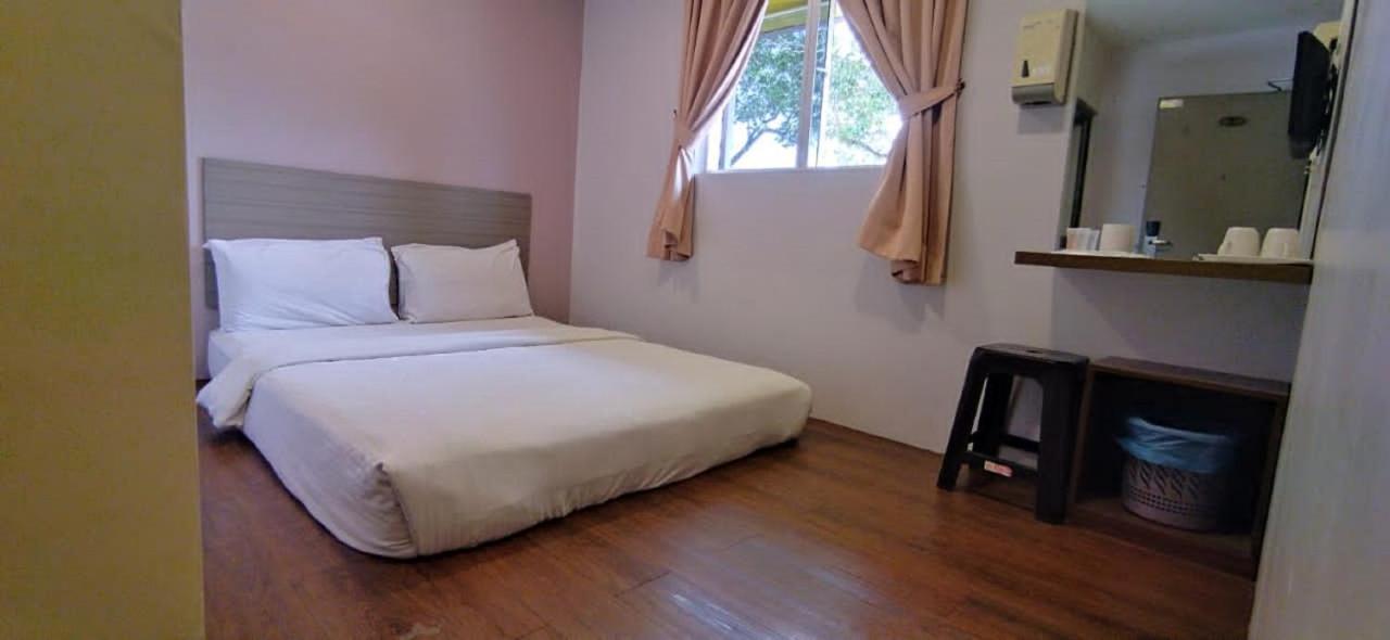 Dream House Hotel Skudai Extérieur photo