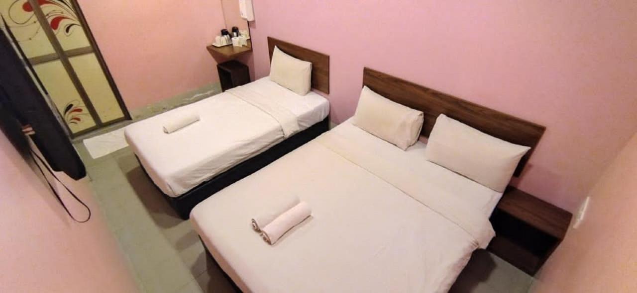 Dream House Hotel Skudai Extérieur photo