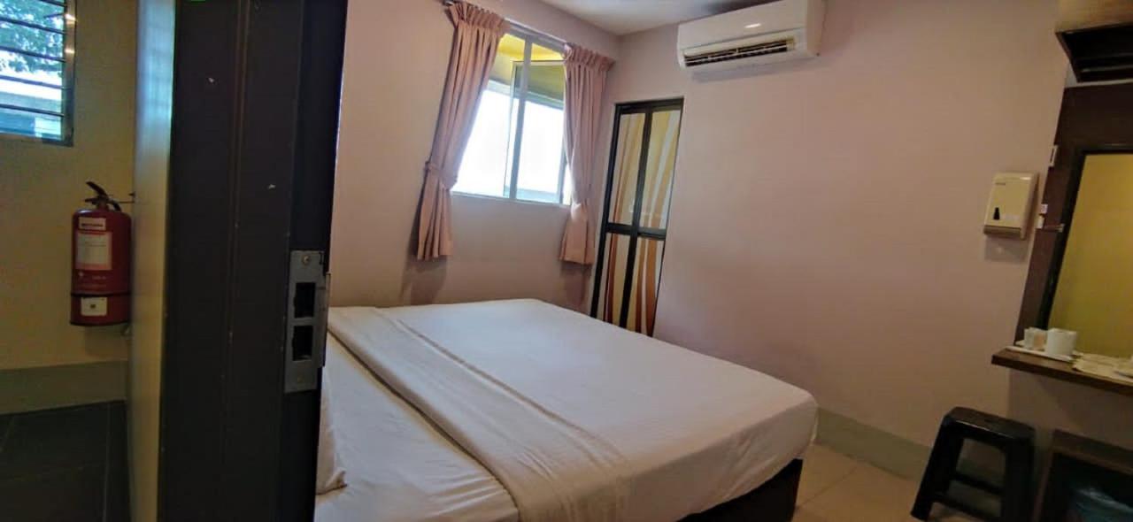 Dream House Hotel Skudai Extérieur photo