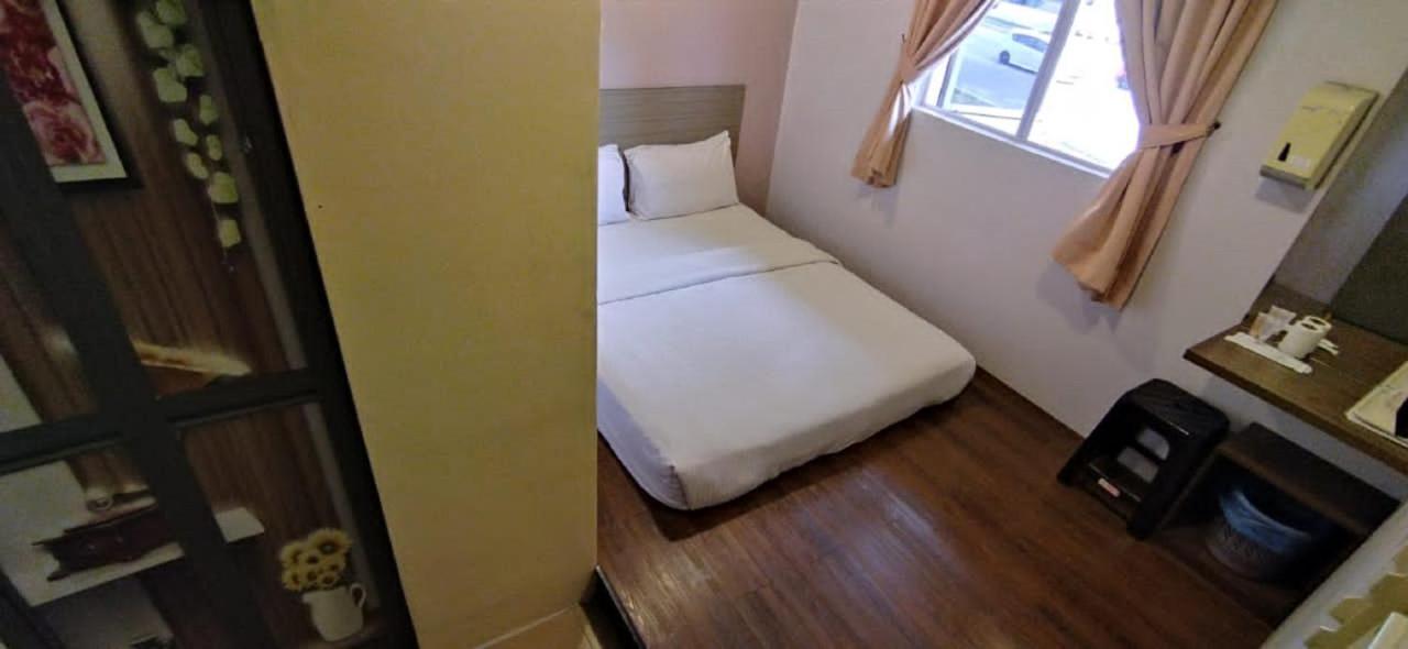 Dream House Hotel Skudai Extérieur photo